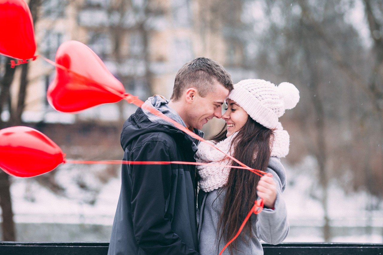 8 Date Night Ideas That Don't Cost Money - A Dime Saved