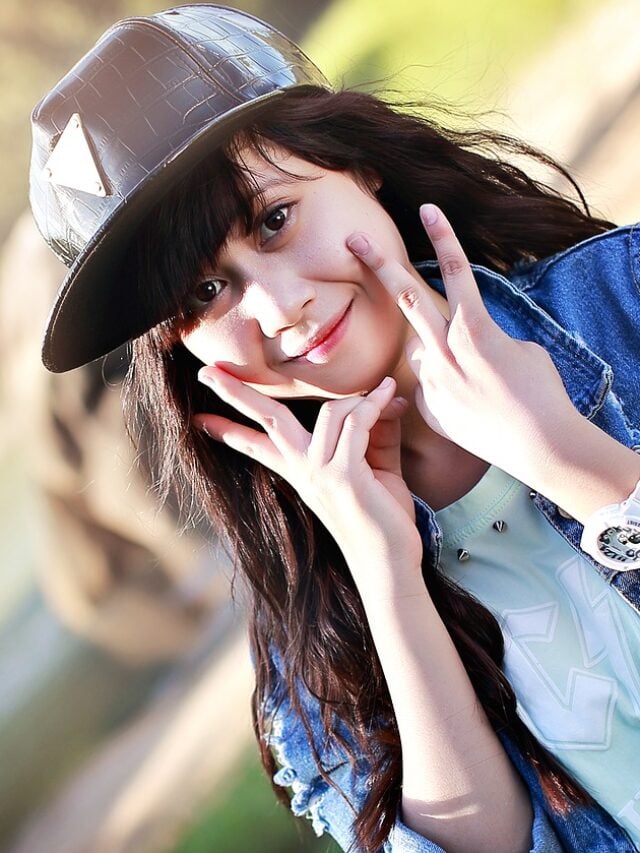cropped-teen-1718115_1280.jpg