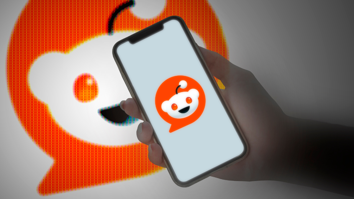Social Media App Photo Illustrations, Buenos Aires, Argentina - 26 Dec 2024 This photo illustration shows the logo of the social media Reddit displayed on a background screen and a phone.
