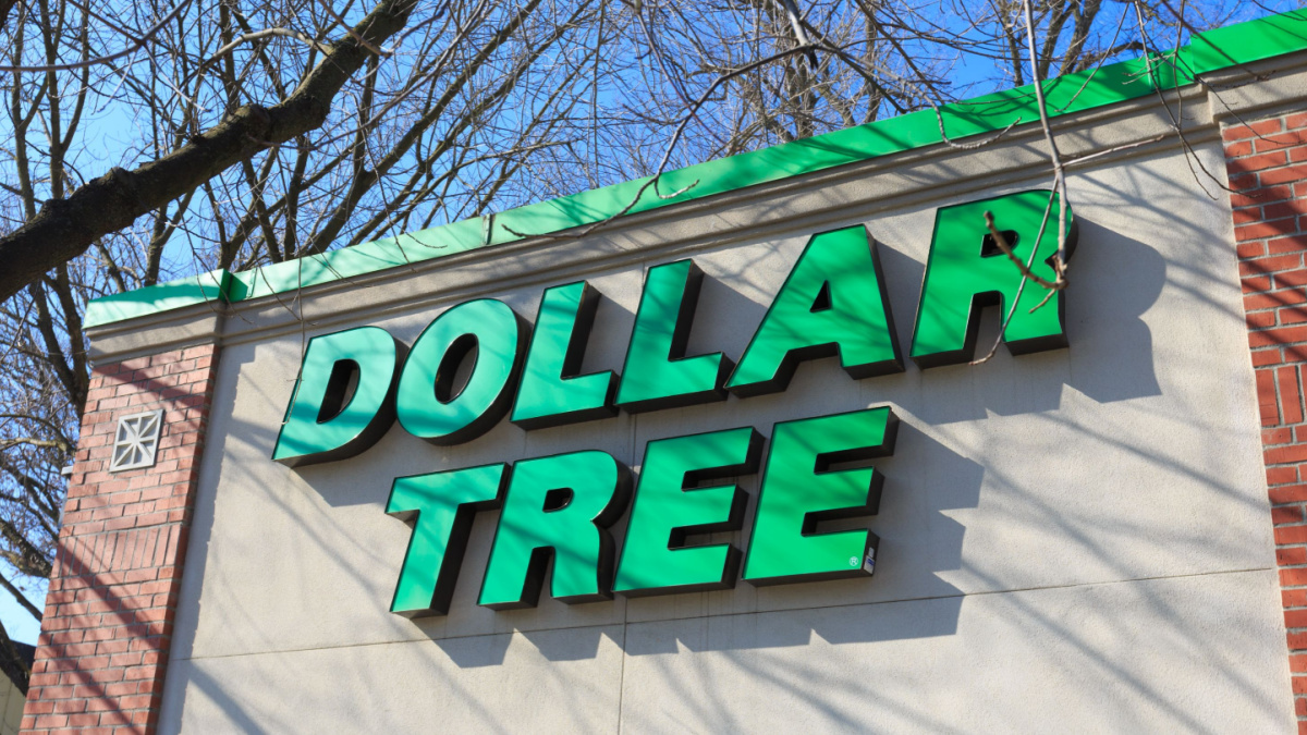 SACRAMENTO, CA, USA - FEB 2, 2018: Dollar Tree Company logo on Store front facade.