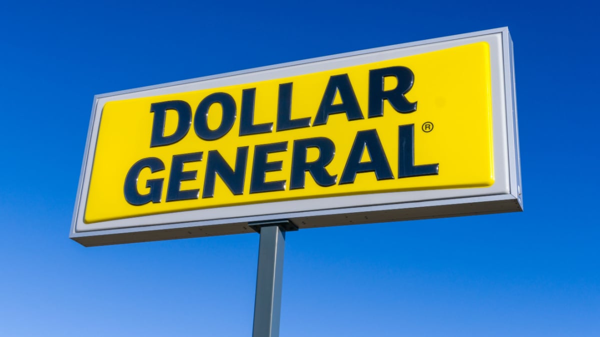 PINE CITY, MN/USA - JANUARY 29, 2017: Dollar General exterior store sign and logo. Dollar General Corporation is an American chain of variety stores.