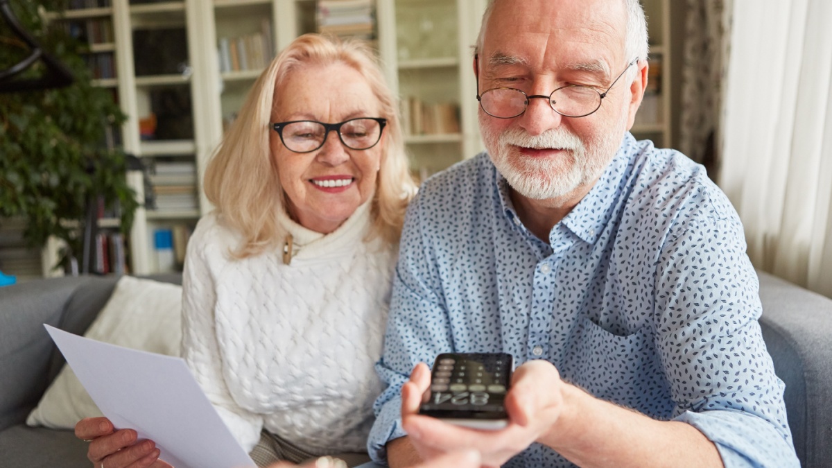 Consultant helps senior couple calculate long-term care insurance or the pension gap.