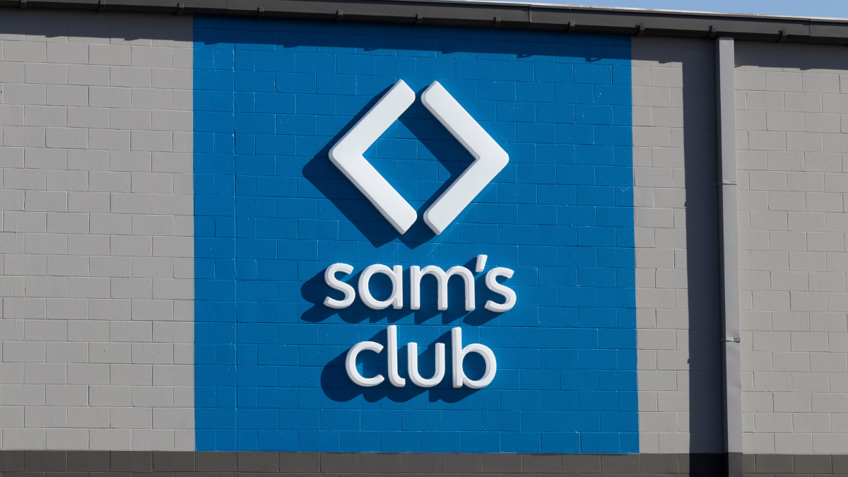 Lafayette - Circa November 2022: Sam's Club Warehouse. Sam's Club is a chain of membership only stores owned by Walmart.